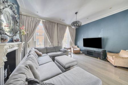 3 bedroom flat to rent - Photo 3