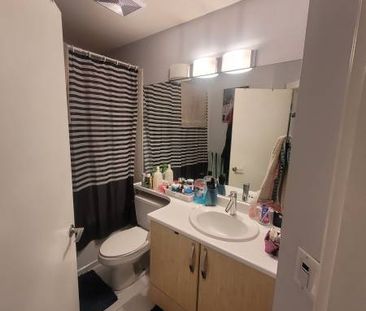 1 bedroom apartment near gateway skytrain Station surrey - Photo 4