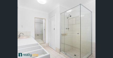 Entertainers Delight In Amazing Location - Be Quick - Photo 2