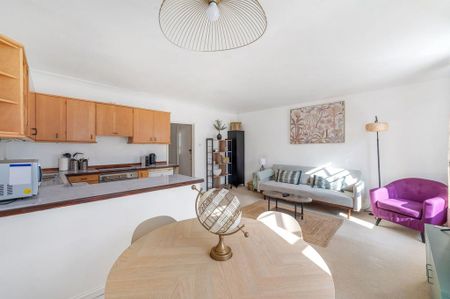 2 bedroom flat to rent - Photo 2