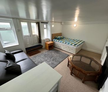 Studio For Rent Bellevue Terrace, Southsea - Photo 2