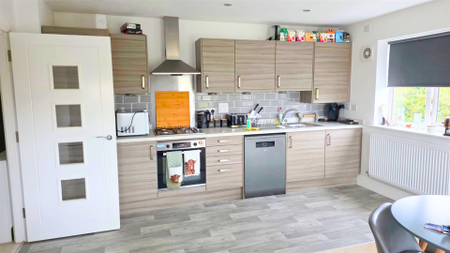 16 Lovett Place, Gobowen, SY11 3QS - Photo 4