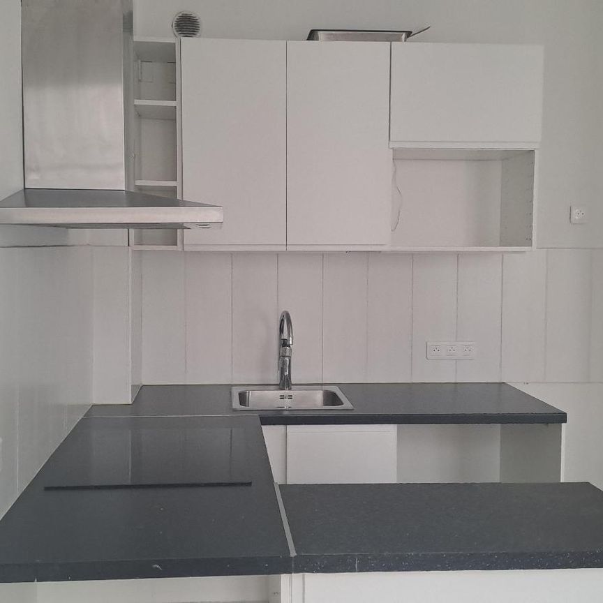 Location Appartement 3 pièces 56m² PARIS 10ème - Photo 1