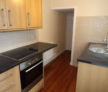 2 bedroom end of terrace house to rent - Photo 5