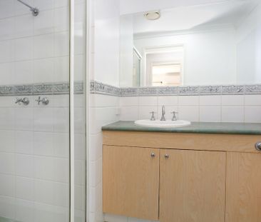 4 BEDROOM DUPLEX WITH YARD, AIR CON & SURFERS VIEWS - Photo 2