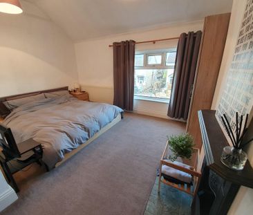 3 bedroom semi-detached house to rent - Photo 3