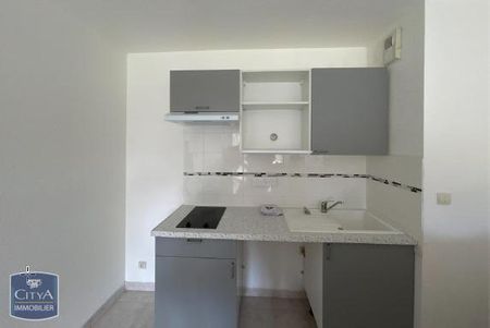 Location Appartement 2 pièces 45m² TONNAY CHARENTE 17430 - Photo 3