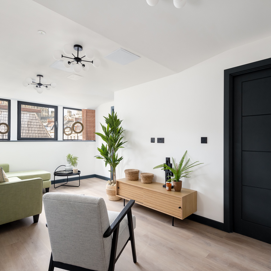 STUNNING STUDENT APARTMENTS IN CENTRAL BRISTOL Unit 1 - Photo 1
