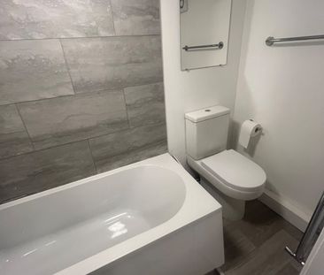 1 Bed Flat, Viaduct Road, BN1 - Photo 4