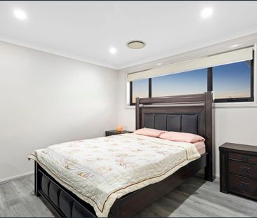 33 Sheila Street, Grantham Farm NSW 2765 - House For Rent | Domain - Photo 5