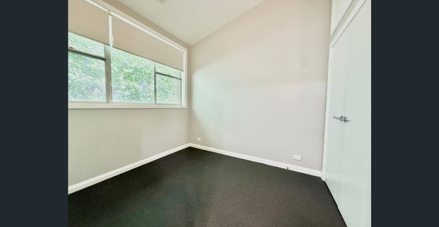 Private Two Bedroom Flat - Photo 1