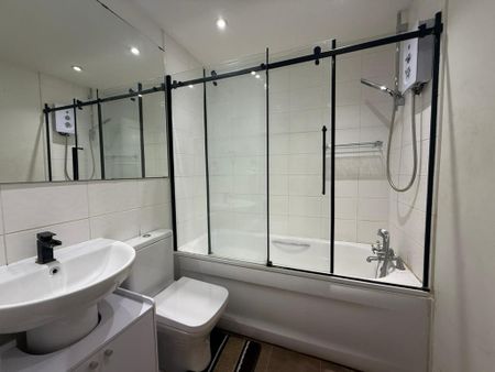 3 bedroom terraced house to rent - Photo 2