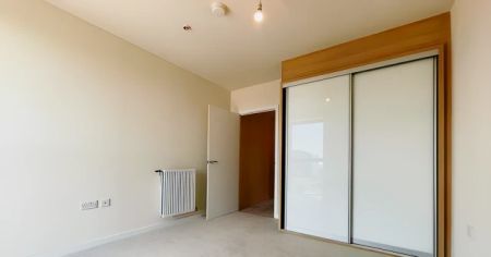 1 Bedroom 1 Bathroom - Photo 2