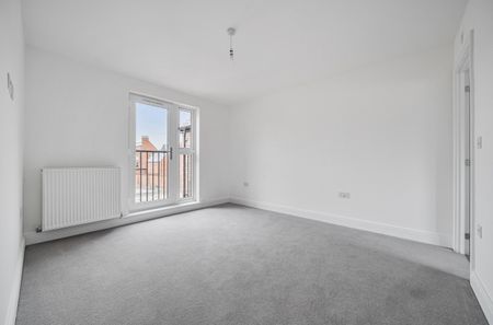 3 bedroom semi-detached house to rent - Photo 5