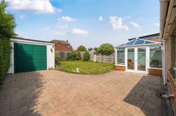 3 bedroom flat to rent - Photo 1
