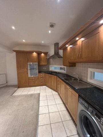 41 Park Crescent, Southport - Photo 3