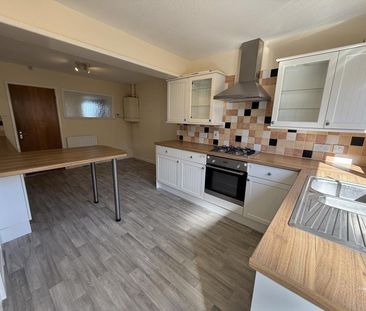 3 bedroom terraced house to rent - Photo 2
