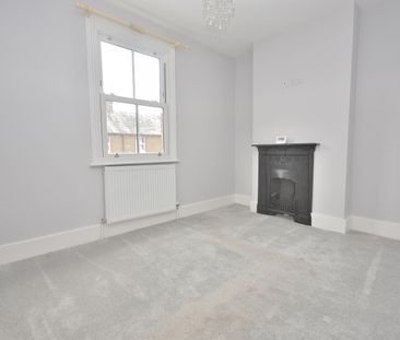 3 bedroom mid terraced house to rent, - Photo 6