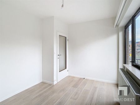 Gerenoveerd appartement met twee slaapkamers - Foto 2