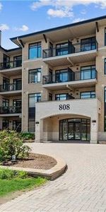 Beautiful Condo in the Glebe close to Dow's Lake! - Photo 3