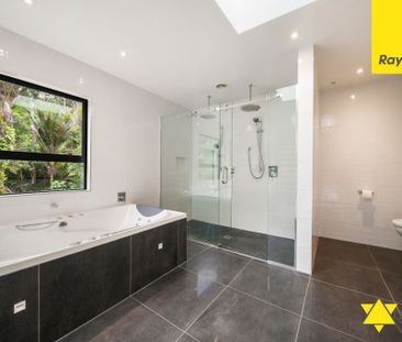 Spacious 4-Bedroom Family Home with Double Garage - Photo 1