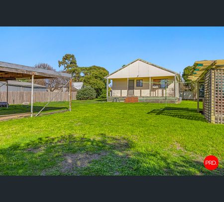 18 Thorpe Street, California Gully, Vic 3556 - Photo 2