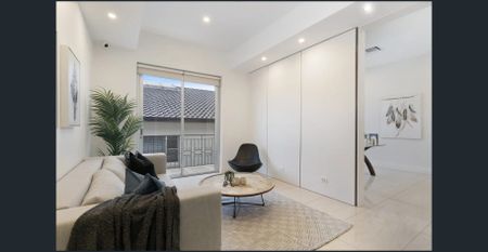 Grand Bayside Entertainer in a Prime Peninsula Setting - Photo 3