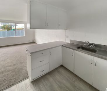 Stokes Valley 2 Bedroom - Photo 2