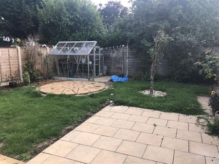 Kennedy Close - Photo 4