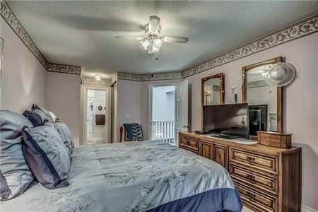 For Lease - 47 Hartnell Square, Brampton, Ontario - Photo 3