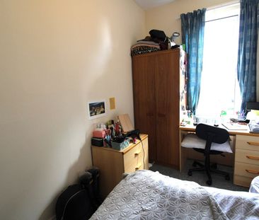 Room in a Shared House, Queens Park Road, BN2 - Photo 3