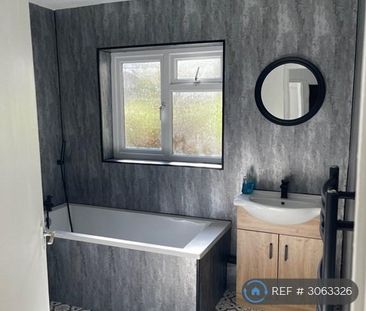 3 bedroom terraced house to rent - Photo 4