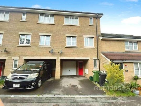 Richards Field, Chineham, Basingstoke, Hampshire, RG24 - Photo 1