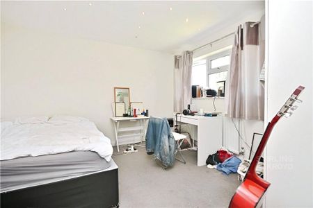 1 bedroom in a house share to rent - Photo 4