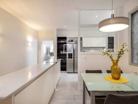 Excellent 2-bedroom penthouse for rent in Eixample Right, Barcelona - Photo 2