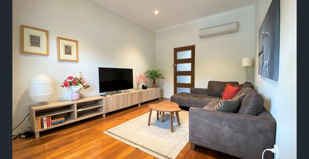 FURNISHED - Cozy One Bedroom Unit in the heart of Double Bay - Photo 1