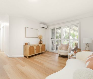 Coastal Living in the Heart of Surfers Paradise - Photo 2