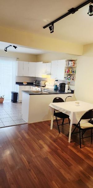 4 ½ IMPECCABLE – Rez-de-jardin – Secteur calme & près du métro ! - Photo 1