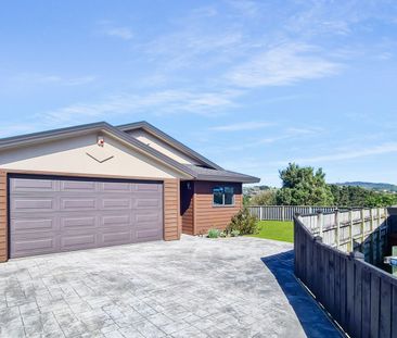 Welcome home to 35 Peppertree Lane. - Photo 5