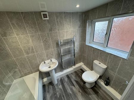 2 bedroom terraced house to rent - Photo 5