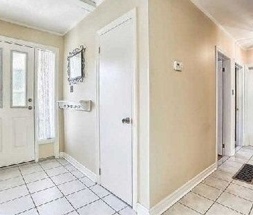 For Lease - 397 Centre Street, Richmond Hill, Ontario - Photo 3