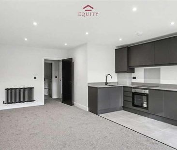 Bullsmoor Lane, Enfield, EN3 - Photo 3