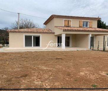 Location Maison 4 pièces 94m² ENTRECASTEAUX 83570 - Photo 6