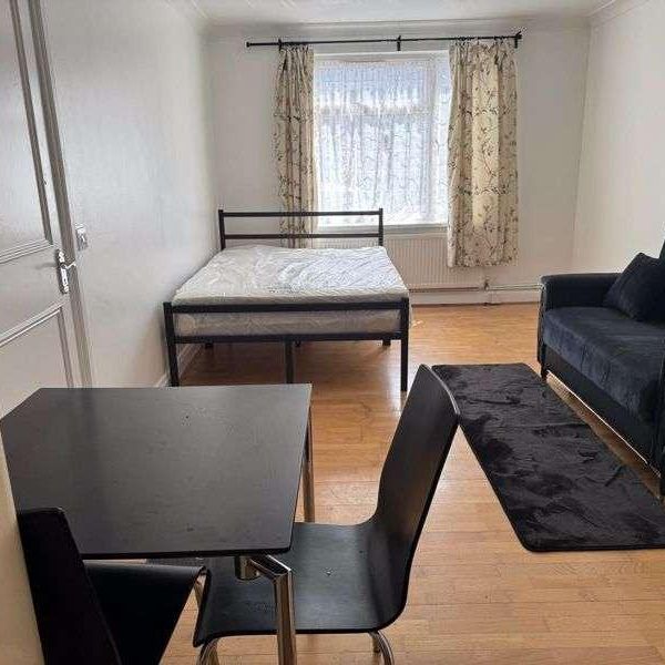 Nelson Road, Stanmore, Middlesex, HA7 - Photo 1