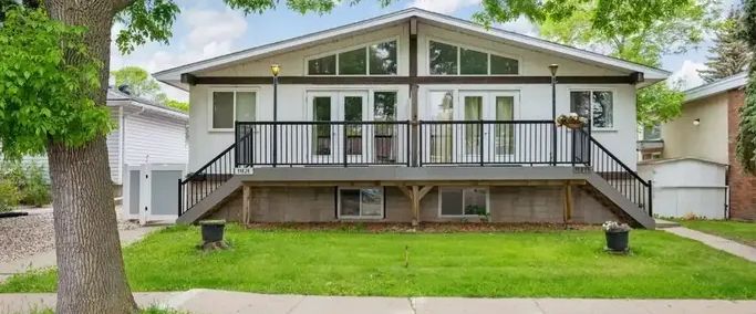3 Bedroom + Den Duplex Home | Edmonton - Photo 1