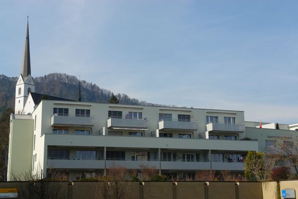 "3.5 Zimmer-Wohnung an zentraler Lage zu vermieten" - Photo 1