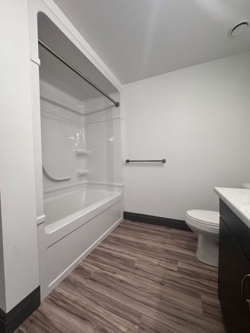 For Lease - 22645 ADELAIDE Road Unit# 310, Strathroy-Caradoc, Ontario - Photo 5