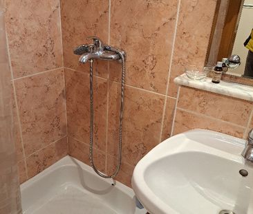 Inchiriez garsoniera, Deva,langa Primarie, etaj 1, pentru BIROU - Photo 4