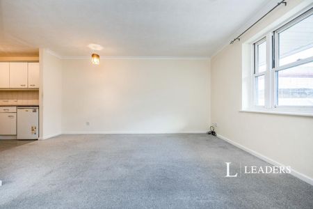 1 bedroom flat to rent - Photo 2