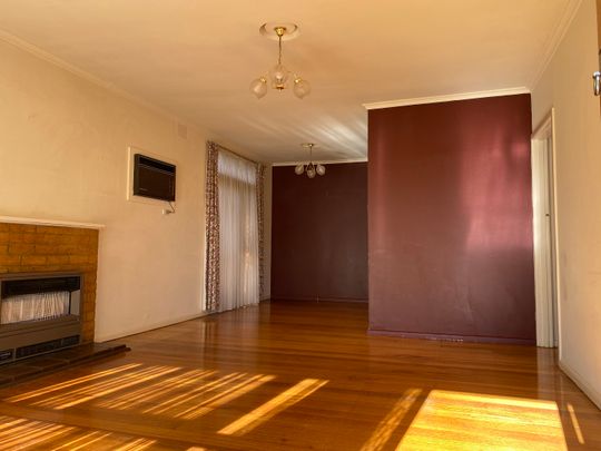 530 Waverley Road, Mount Waverley VIC 3149 - House For Rent | Domain - Photo 1